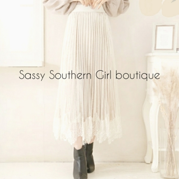 🆕⭐ Country boho White lace skirt - Picture 3 of 8